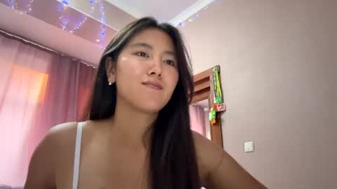 Elly online show from August 8, 1:33 pm
