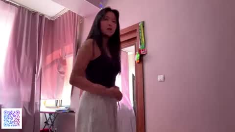 Elly online show from August 9, 10:27 am
