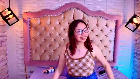 Stephaniesun  online show from August 9, 6:20 pm