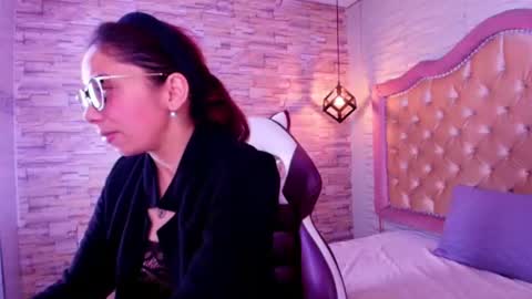 Stephaniesun  online show from August 11, 1:57 pm