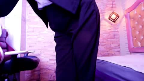 Stephaniesun  online show from August 12, 1:46 pm