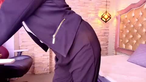 Stephaniesun  online show from August 12, 3:58 pm