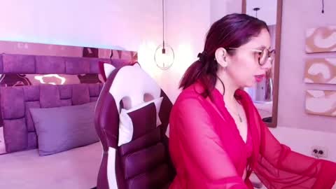 Stephaniesun  online show from August 15, 1:59 pm