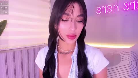 Stephany online show from August 7, 5:46 pm