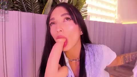 Stephany online show from August 7, 7:58 pm