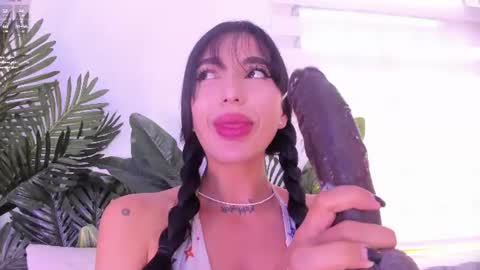 Stephany online show from August 9, 8:43 pm