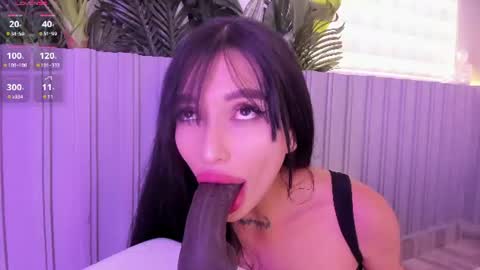 Stephany online show from August 12, 8:55 pm