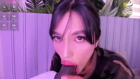 Stephany online show from August 13, 9:29 pm