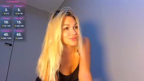 Stephany online show from August 14, 3:10 am