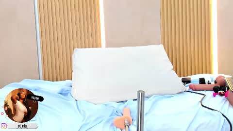 Stephany online show from August 13, 10:13 pm