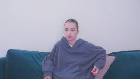 Amelia online show from August 13, 1:47 pm