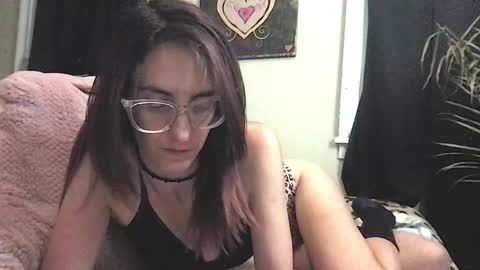 stephielynnnnn online show from August 4, 2:30 am