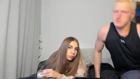 Step sis and Step bro online show from May 16, 5:35 pm