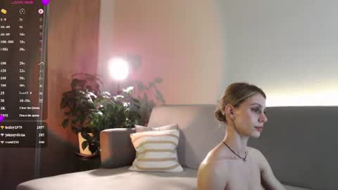 Stephania online show from July 16, 9:15 pm