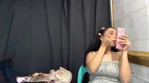 Mia online show from August 12, 8:16 am