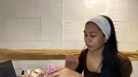 Mia online show from August 13, 7:11 am