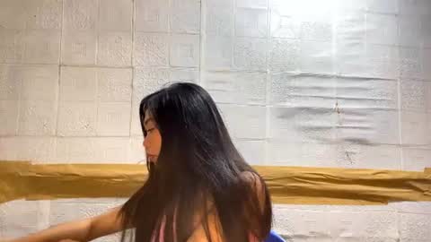 Mia online show from August 15, 3:38 pm