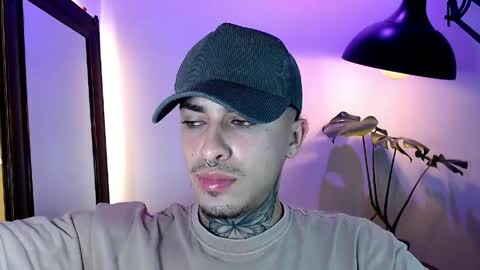 Daniel Steven Navarro online show from April 10, 1:32 am