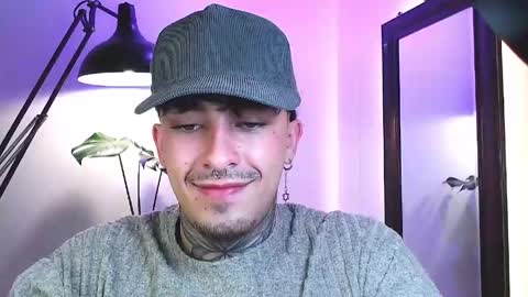 Daniel Steven Navarro online show from April 11, 11:49 pm