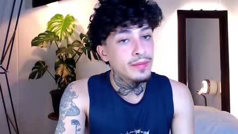 Daniel Steven Navarro online show from April 26, 9:55 pm