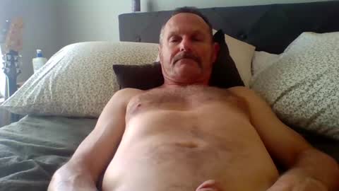 steviehard8 online show from July 29, 8:38 pm