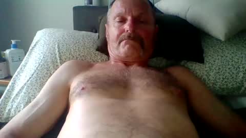 steviehard8 online show from July 30, 2:30 am