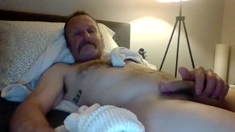 steviehard8 online show from August 1, 3:23 am