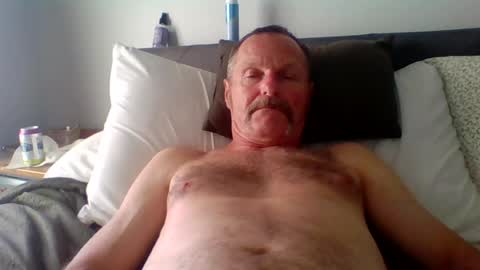 steviehard8 online show from August 5, 11:25 pm