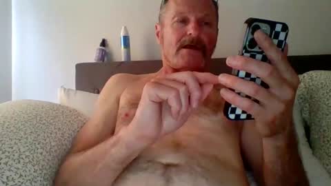 steviehard8 online show from August 6, 7:46 pm
