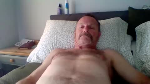 steviehard8 online show from August 11, 4:53 pm
