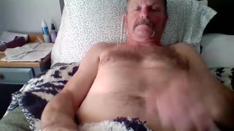 steviehard8 online show from August 12, 11:40 pm