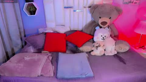 Steisee Reyes online show from August 9, 6:36 am
