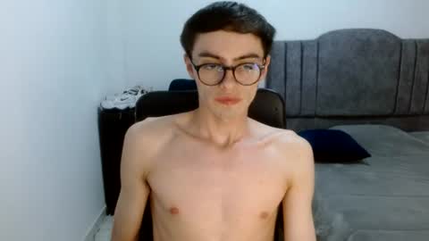 stiv_grant online show from August 2, 11:00 pm