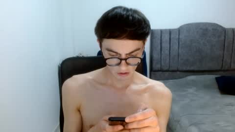 stiv_grant online show from August 3, 3:24 am