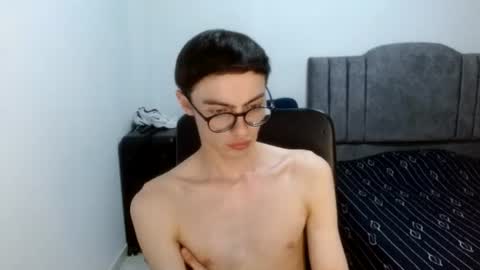 stiv_grant online show from August 4, 11:57 pm