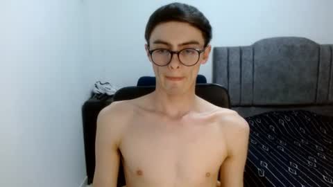 stiv_grant online show from August 5, 1:03 am