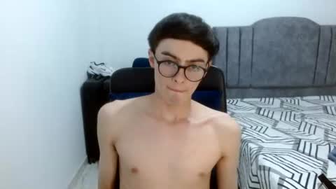 stiv_grant online show from August 9, 1:06 am