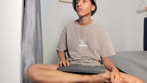 stiven_cum2 online show from June 18, 6:19 pm