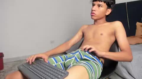 stiven_cum2 online show from June 19, 10:48 am