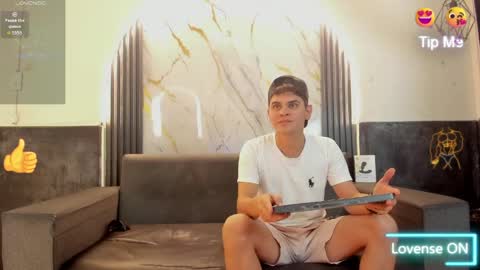 ENRIQUE  LALO online show from May 30, 5:54 am