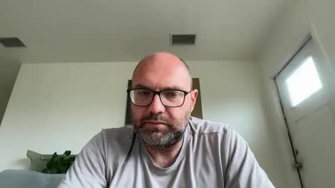 stoney8inches online show from May 3, 4:45 pm