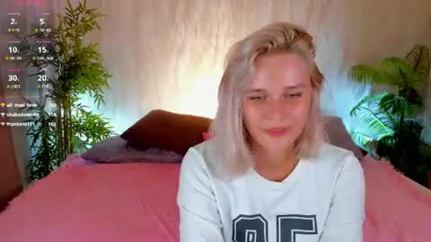 stormmbaby online show from August 10, 1:23 pm