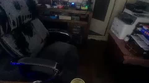 lonely here in the country online show from August 2, 2:29 am