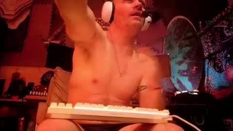 STR8 online show from July 21, 3:14 pm
