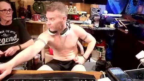STR8 online show from July 23, 5:32 am