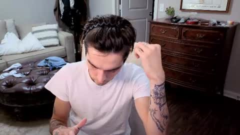 str8whiteboy21 online show from August 1, 3:29 pm