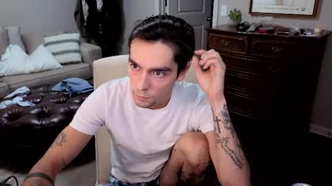 str8whiteboy21 online show from August 1, 4:35 pm