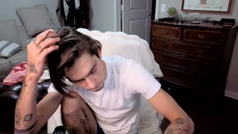 str8whiteboy21 online show from August 6, 3:38 am