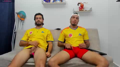 straight__friends online show from August 14, 10:35 pm