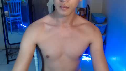 straight_boyx online show from August 9, 11:00 am